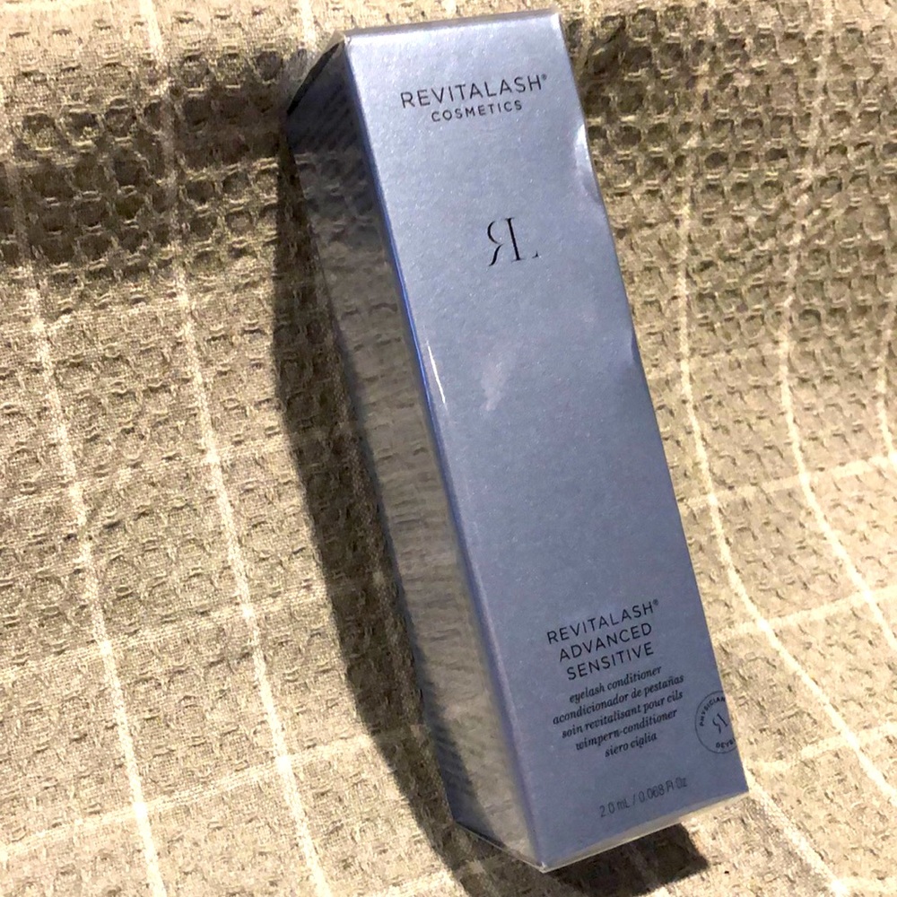 REVITALASH Cosmetics Advanced SENSITIVE eyelash conditioner NEW!